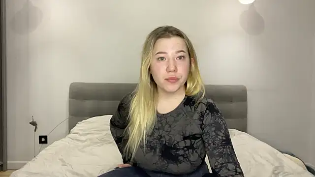 Embersweetbunny online show from 12.16.25