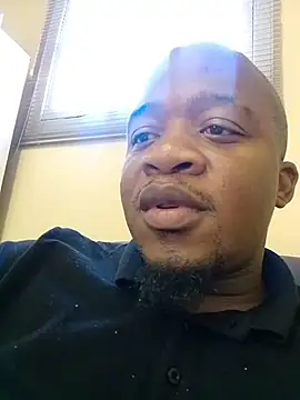 Snapshot of shotgunDee chatting on 11.25.25 shotgunDee online show from 11.25.25