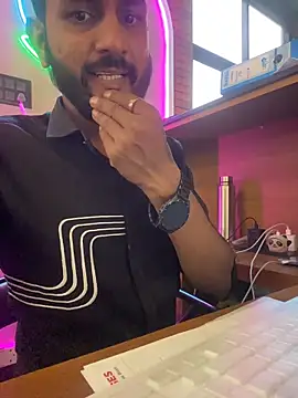 yourluckyfuckboy online show from 03.31.26