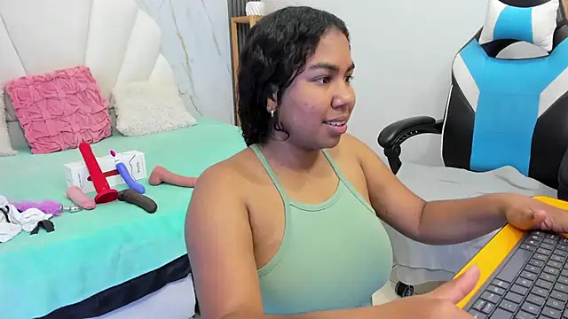 Lizzie Williams  online show from 11.06.25