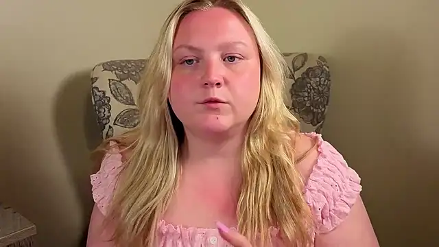 Snapshot of PhatAssBlond chatting on 07.02.26 PhatAssBlond online show from 07.02.26