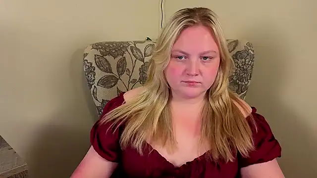 Snapshot of PhatAssBlond chatting on 07.05.26 PhatAssBlond online show from 07.05.26