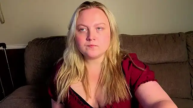 Snapshot of PhatAssBlond chatting on 07.19.26 PhatAssBlond online show from 07.19.26