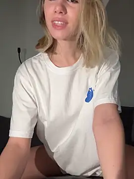 SSSATIVA model online show from 03.19.25