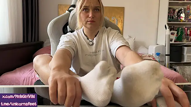 unicornsfeet online show from 04.09.26