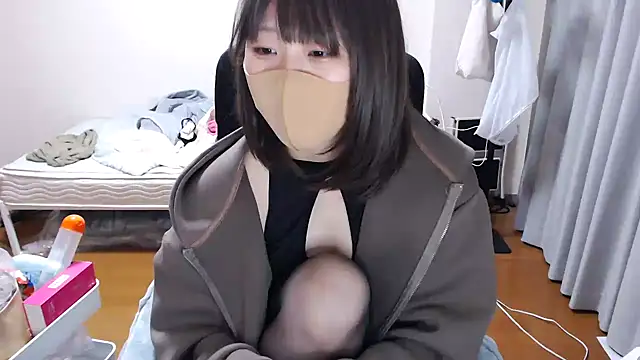 Snapshot of izumi__123 chatting on 11.17.25 izumi 123 online show from 11.17.25