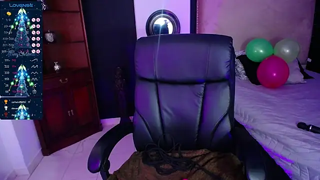 Snapshot of lia_huan chatting on 12.26.24 lia huan online show from 12.26.24