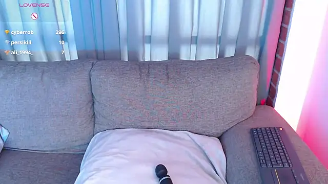 Snapshot of lia_huan chatting on 03.18.25 lia huan online show from 03.18.25