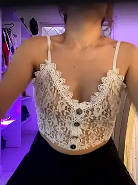 Snapshot of lia_huan chatting on 09.30.25 lia huan online show from 09.30.25