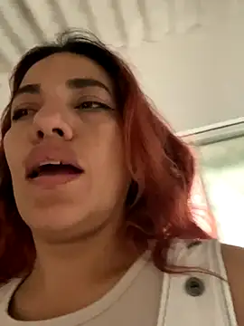 Snapshot of lia_huan chatting on 10.03.25 lia huan online show from 10.03.25