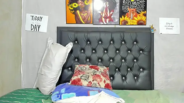 Darlyquenn11 online show from 02.11.25