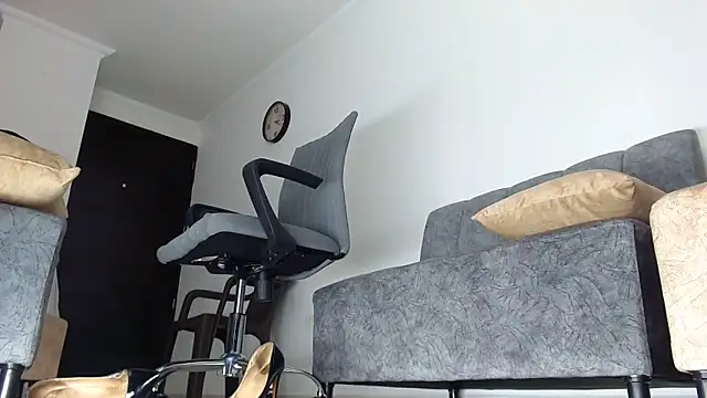 Snapshot of Valenn_rey chatting on 11.19.25 Valenn rey online show from 11.19.25