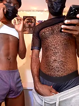 Snapshot of Moteroxz chatting on 02.12.25 Moteroxz online show from 02.12.25