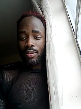 Snapshot of Moteroxz chatting on 10.03.25 Moteroxz online show from 10.03.25