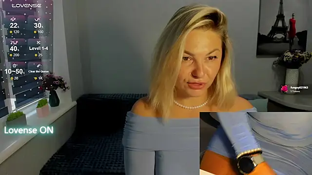 Snapshot of sweet___margaret chatting on 10.31.25 sweet margaret online show from 10.31.25