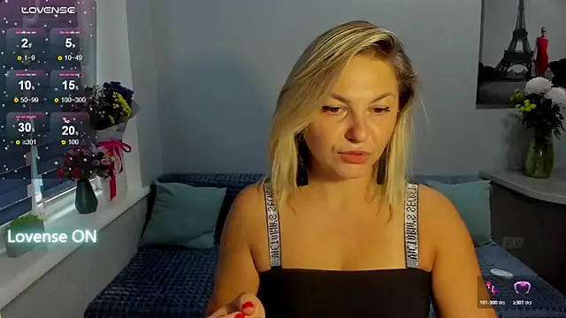 Snapshot of sweet___margaret chatting on 11.07.25 sweet margaret online show from 11.07.25