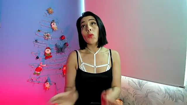 Snapshot of AdelleLennox_cg chatting on 12.21.24 AdelleLennox cg online show from 12.21.24