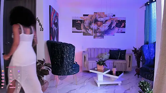 Snapshot of pretty_pettite chatting on 12.08.24 pretty pettite online show from 12.08.24