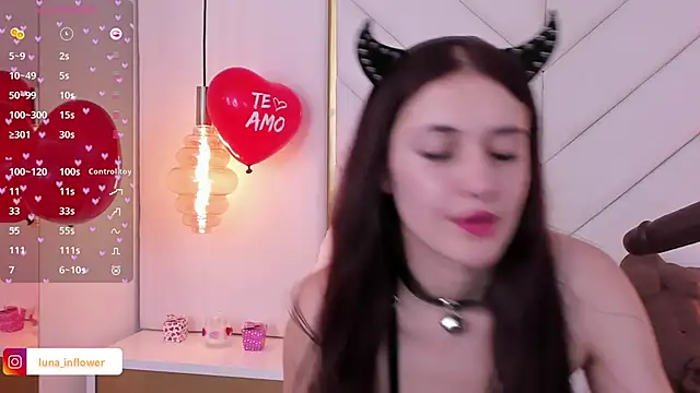 Flor delunaa online show from 02.14.25