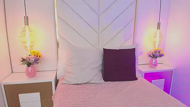 Flor delunaa online show from 09.17.25