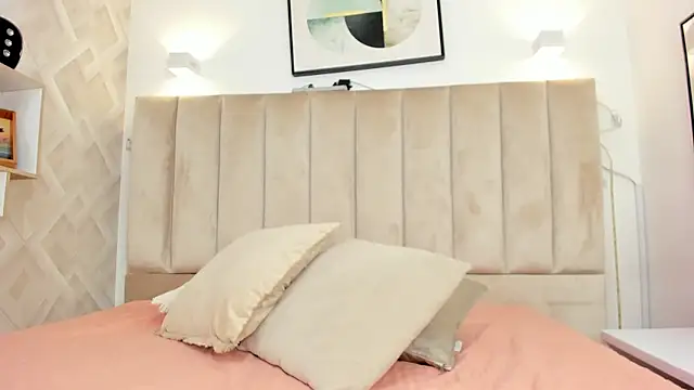 Snapshot of Anniie_Queen chatting on 02.13.26 Anniie Queen online show from 02.13.26