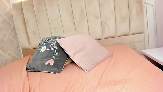 Snapshot of Anniie_Queen chatting on 02.26.26 Anniie Queen online show from 02.26.26