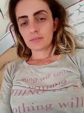 Snapshot of SophyGirl chatting on 03.18.25 SophyGirl online show from 03.18.25