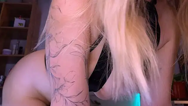 Amelia naughtyGirl online show from 12.18.24