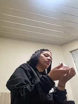 angelie 3 online show from 02.20.25