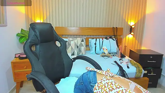 luciana ballesteros  online show from 01.27.25