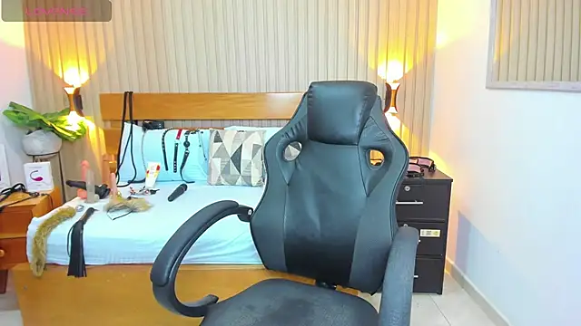 luciana ballesteros  online show from 02.24.25