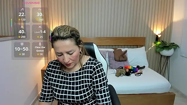 Snapshot of luciana_ballesteros_ chatting on 06.06.26 luciana ballesteros online show from 06.06.26