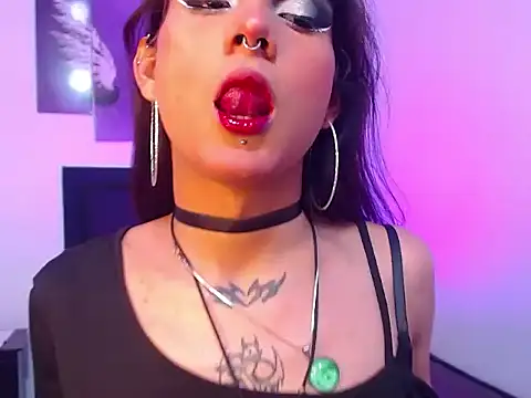 Snapshot of lilithnyx333 chatting on 02.18.26 lilithnyx333 online show from 02.18.26