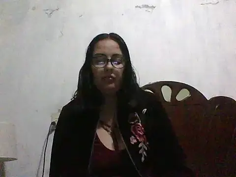 Snapshot of Samanthat33 chatting on 12.29.24 Samanthat33 online show from 12.29.24