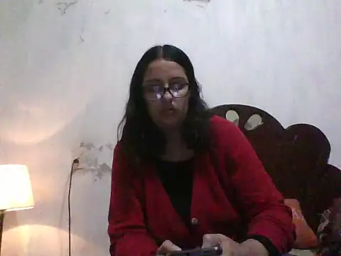 Snapshot of Samanthat33 chatting on 02.25.25 Samanthat33 online show from 02.25.25