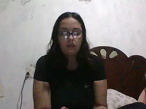 Snapshot of Samanthat33 chatting on 03.10.25 Samanthat33 online show from 03.10.25