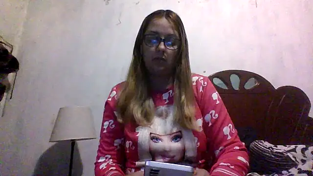 Snapshot of Samanthat33 chatting on 11.15.25 Samanthat33 online show from 11.15.25