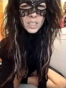 EmySkinny85 online show from 01.05.25