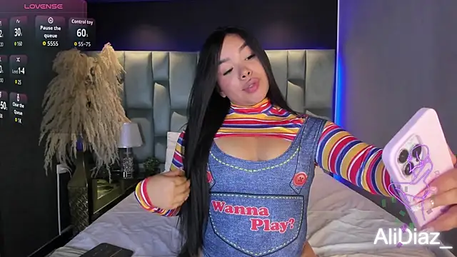 Snapshot of MarianaGarciaa__ chatting on 09.23.25 MarianaGarciaa online show from 09.23.25