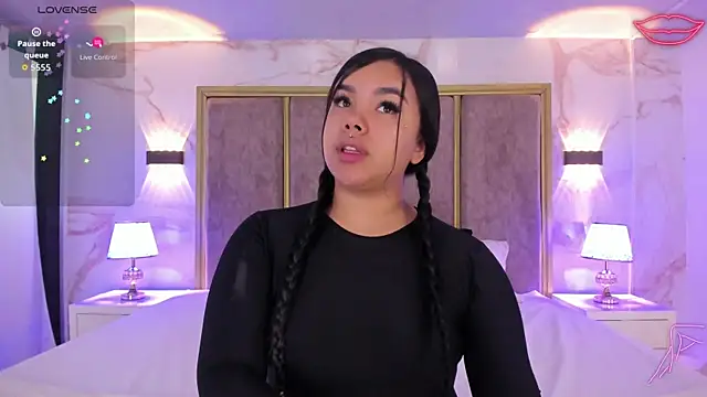 Snapshot of MarianaGarciaa__ chatting on 09.26.25 MarianaGarciaa online show from 09.26.25