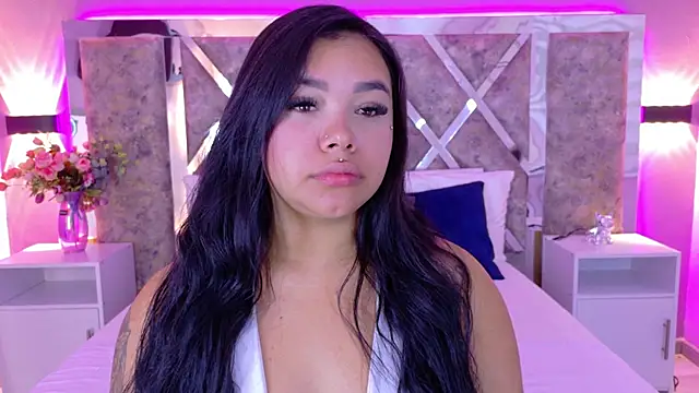 Snapshot of MarianaGarciaa__ chatting on 10.02.25 MarianaGarciaa online show from 10.02.25