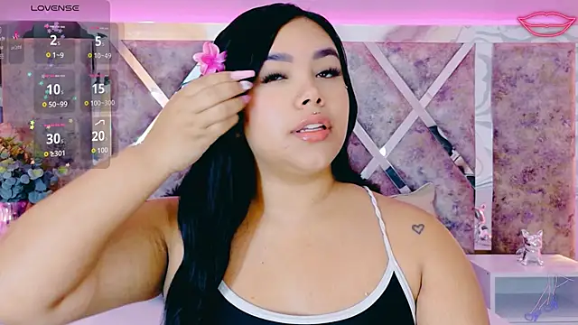 Snapshot of MarianaGarciaa__ chatting on 10.16.25 MarianaGarciaa online show from 10.16.25