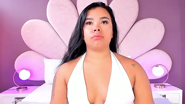 Snapshot of MarianaGarciaa__ chatting on 11.08.25 MarianaGarciaa online show from 11.08.25