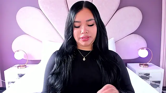 Snapshot of MarianaGarciaa__ chatting on 02.18.26 MarianaGarciaa online show from 02.18.26