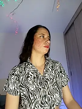 lovely kitt online show from 12.20.25