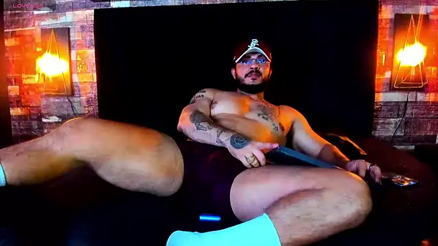 Van Velckan online show from 01.21.25