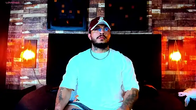 Van Velckan online show from 01.24.25