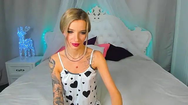 AlinaLovelyX online show from 12.30.24