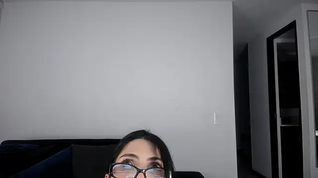 angelturned001 online show from 12.22.25