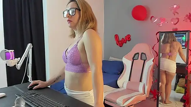 Yelena03 online show from 02.13.25